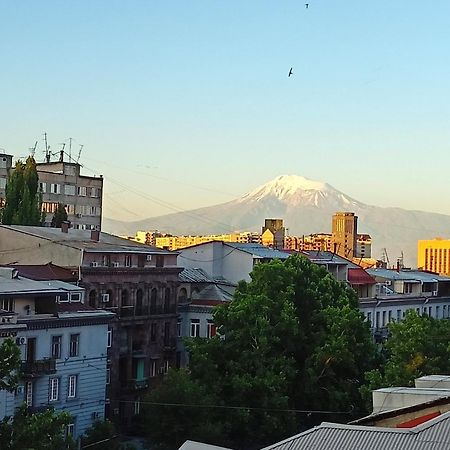 Umba Apartment N3 - Balcony And Mount Ararat View エレバン エクステリア 写真