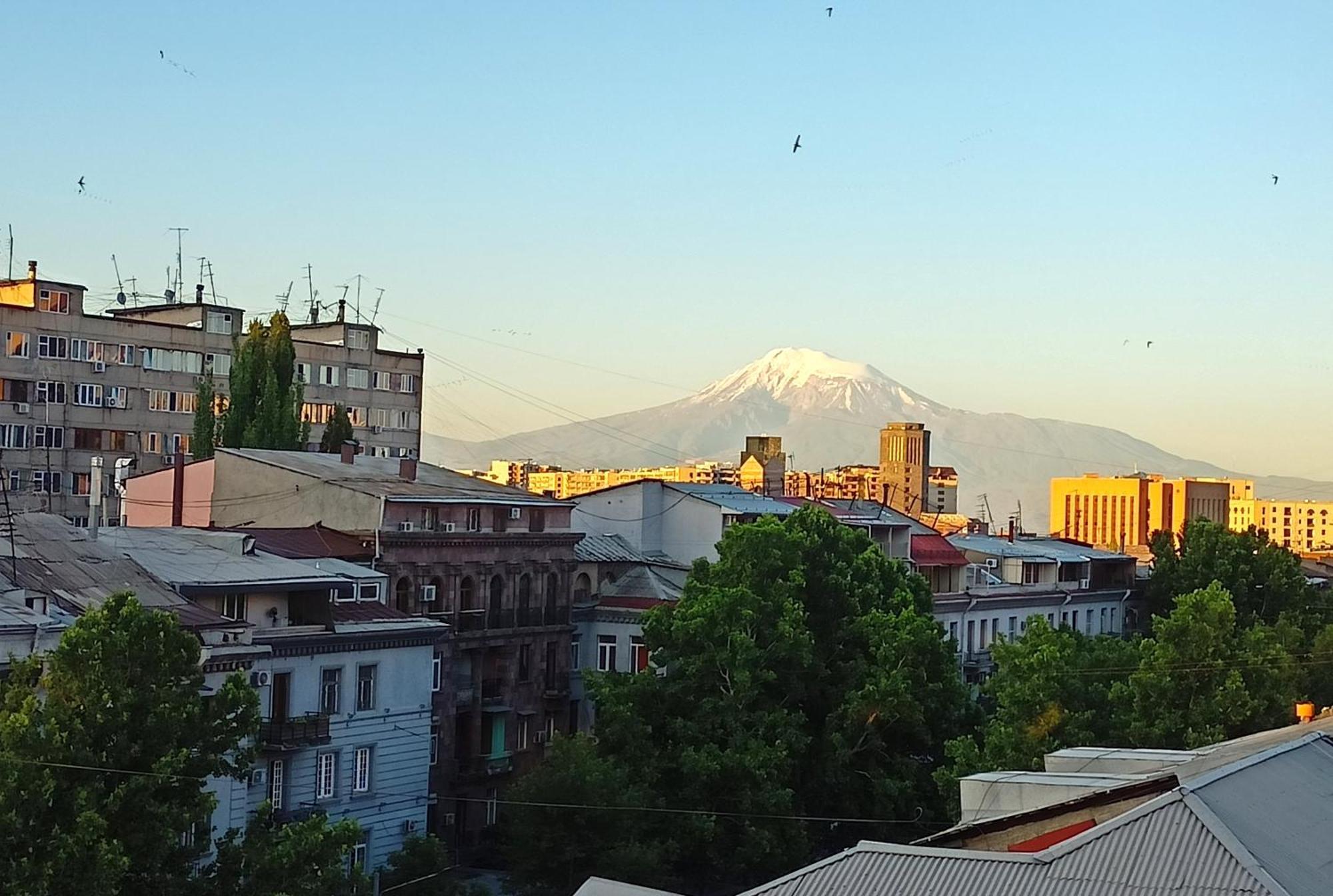 Umba Apartment N3 - Balcony And Mount Ararat View エレバン エクステリア 写真